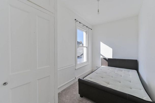 3 bedroom flat to rent - Photo 1
