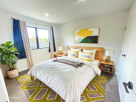 Spacious Townhouse - Photo 4