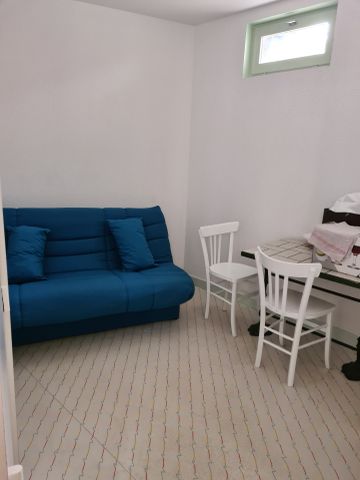 Location Appartement 1 pièce 15m² LE CREUSOT 71200 - Photo 2