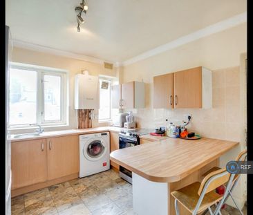 2 bedroom flat to rent - Photo 6