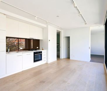 Two Levels of Living, Moments from Chapel Street - Photo 5