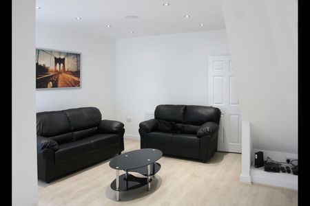 5 Bed Terraced House, Langton Road, L15 - Photo 2