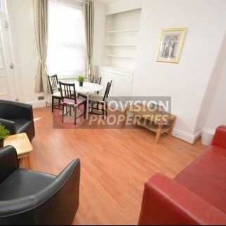 3 Bedroom Rentals in Leeds - Photo 1