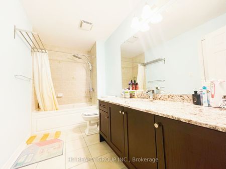 Detached Home For Lease | N8129504 - Photo 2