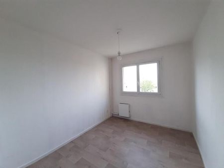 Location Appartement 3 pièces 73m² ST PRIEST 69800 - Photo 3