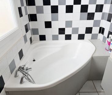 Location Appartement 3 pièces 90m² BORDEAUX 33000 - Photo 5