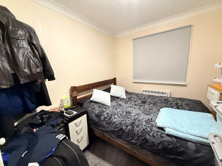 Markwell Wood, Harlow - Photo 3