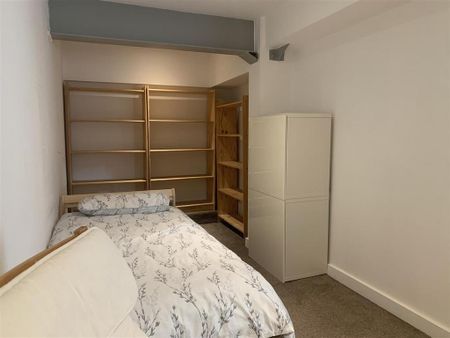 1 bedroom penthouse to rent - Photo 5