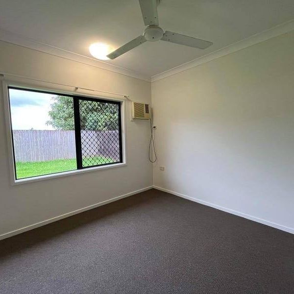 LARGE FAMILY HOME IN QUITE CLOSE - Photo 1