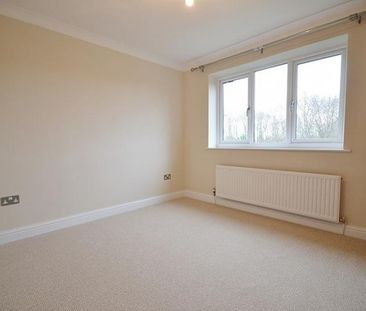 Lincoln Road, Wilmslow - Photo 1
