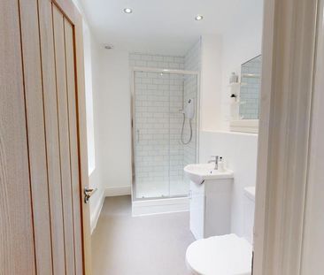 1 bedroom in a house share to rent - Photo 5