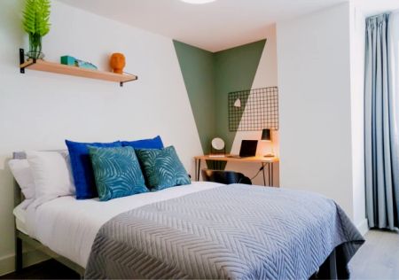 5 Bedroom House - Photo 3