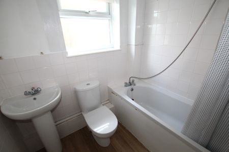 2 bed flat to rent in Kingsley Close, St Leonards-on-Sea - Photo 5