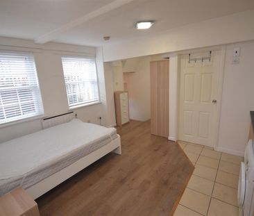 1 bedroom Flat To Let - Photo 1