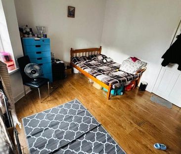 2 bedroom semi-detached house to rent - Photo 2