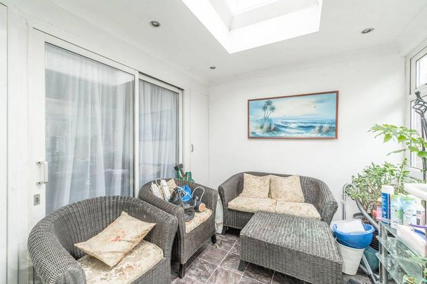 5 bedroom semi-detached house to rent - Photo 1