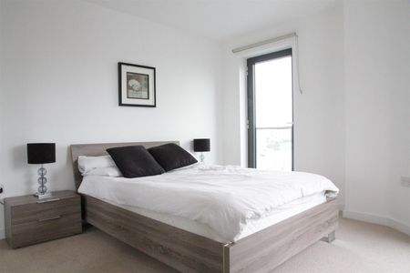 Yeoman Court, London - Photo 5