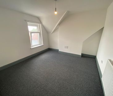 £1,100 PCM, Spacious Newly Refurbished Two Bedroom Second Floor Flo... - Photo 6