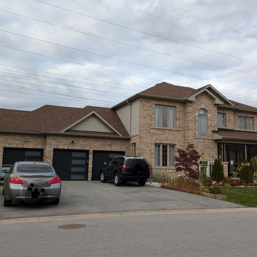 For Lease - 7595 Marpin Court, Niagara Falls, Ontario - Photo 1