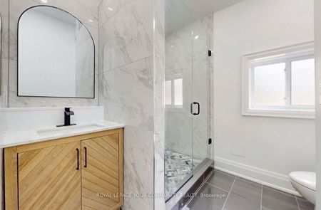 For Lease - 12 Kemano Street Unit# Unit 3, Aurora, Ontario - Photo 5