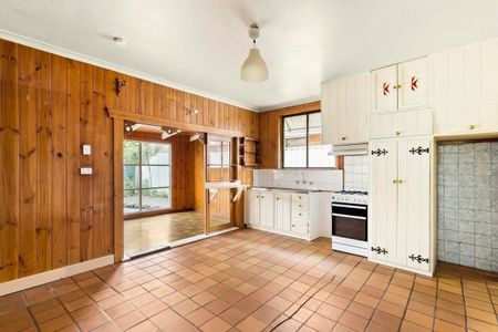 Family Home in a Prime Coburg Location - Photo 2