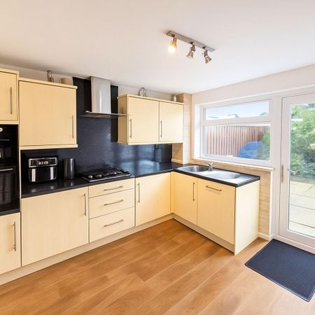 3 bedroom terraced house to rent - Photo 5