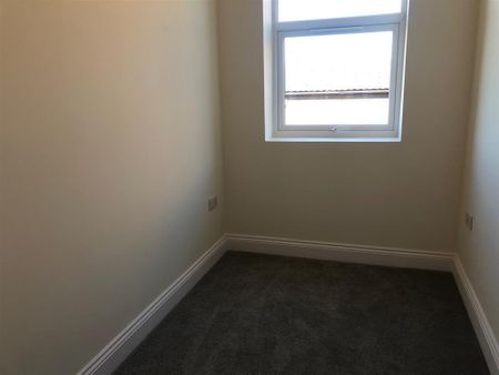 Commercial Road - Photo 2