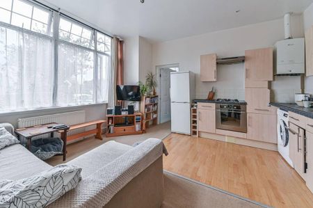 1 bedroom flat to rent - Photo 2