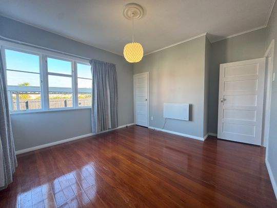 Nestled in the heart of Whau Valley - Photo 1