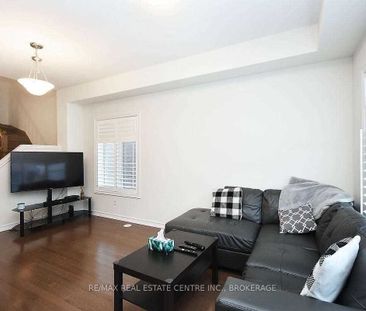 For Lease - 390 Wheat Boom Drive, Oakville, Ontario - Photo 2