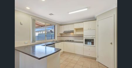 Spacious Family Living with Private Swimming Pool - Photo 3