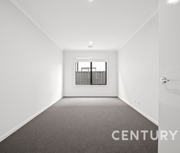 Modern Family Home with Two Lounge Rooms - Photo 6