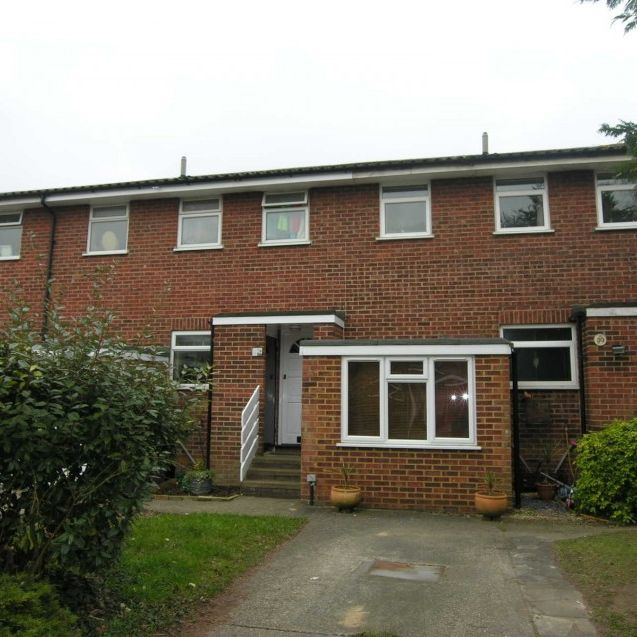 Bunces Close, Eton Wick, Berks,SL4 - Photo 2