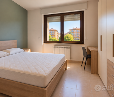 stanza singola libera per lavoratori e studenti - Photo 1