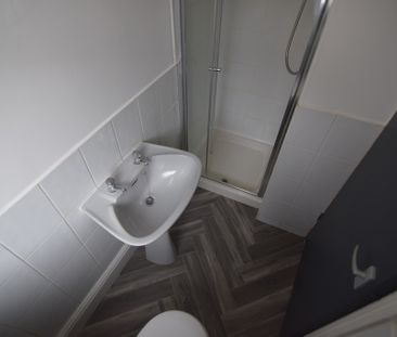 To Let 1 Bed Apartment - Photo 6