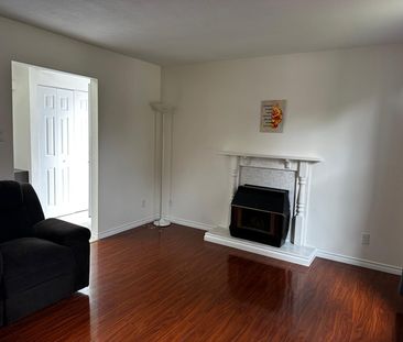 For Lease - 130 Sekura Crescent, Cambridge, Ontario - Photo 4