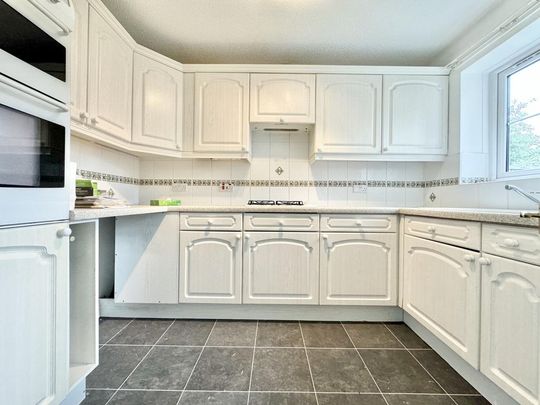 4 bedroom detached house to rent - Photo 1