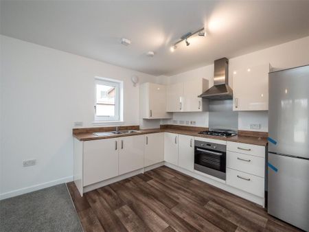 2 bedroom flat to rent - Photo 2