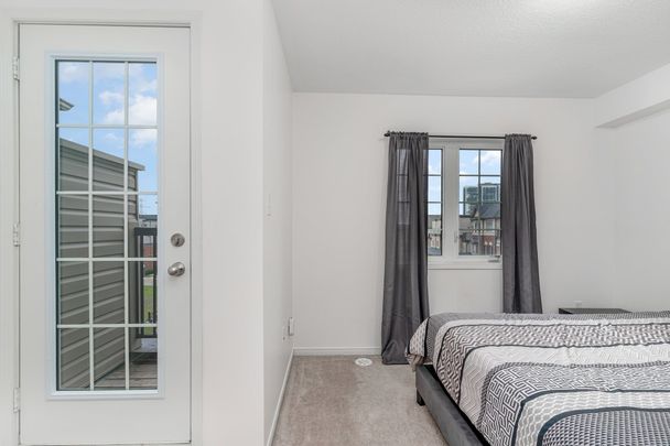 For Lease - 2757 Deputy Minister Path Unit# Room, Oshawa, Ontario - Photo 1