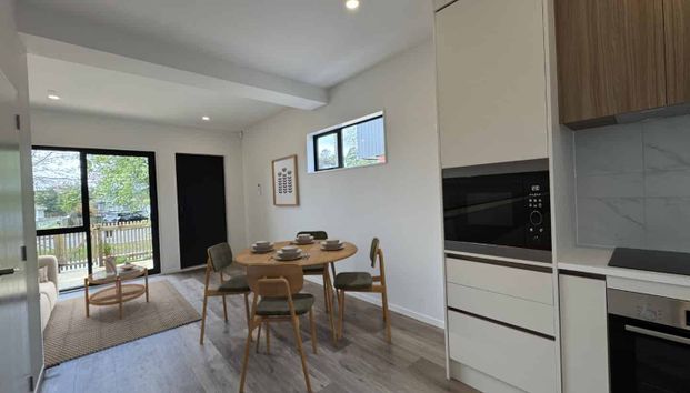 Fresh Living in Māngere Bridge – Space, Style & Superb Location - Photo 1