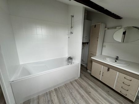 Location Appartement 2 pièces 41m² JARVILLE LA MALGRANGE 54140 - Photo 2