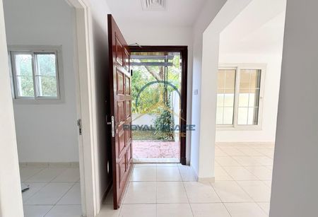 SPACIOUS | BACK TO BACK | TYPE 4E | NEAR LAKE - Photo 3