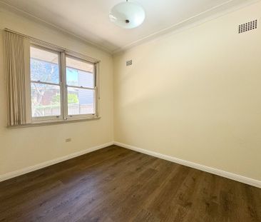 Three bedroom Family Home - Photo 5