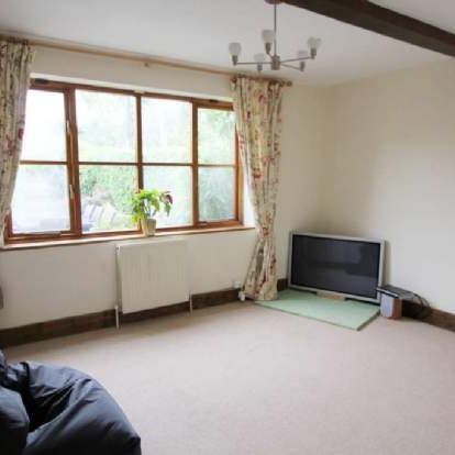 4 bedroom property to rent in Reading - Photo 1