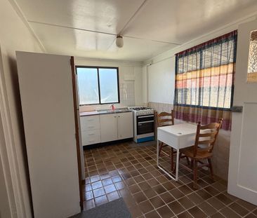 Bright Beachside 1-Bedroom Haven in Manly! - Photo 3