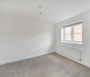 Upton Hall Crescent, Upton - Photo 4