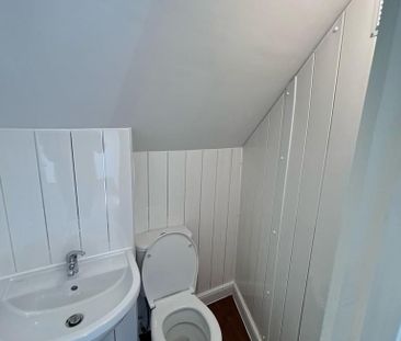 4 bedroom end of terrace house to rent - Photo 6