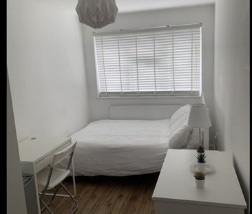 Room in a Shared House, Armitage Road, SE10 - Photo 3