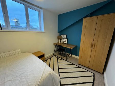 6 bedroom terraced house to rent - Photo 4