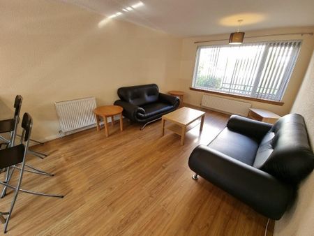 4 Bed Flat, Hmo Licensed - St. Mungo Avenue, G4 - Photo 3